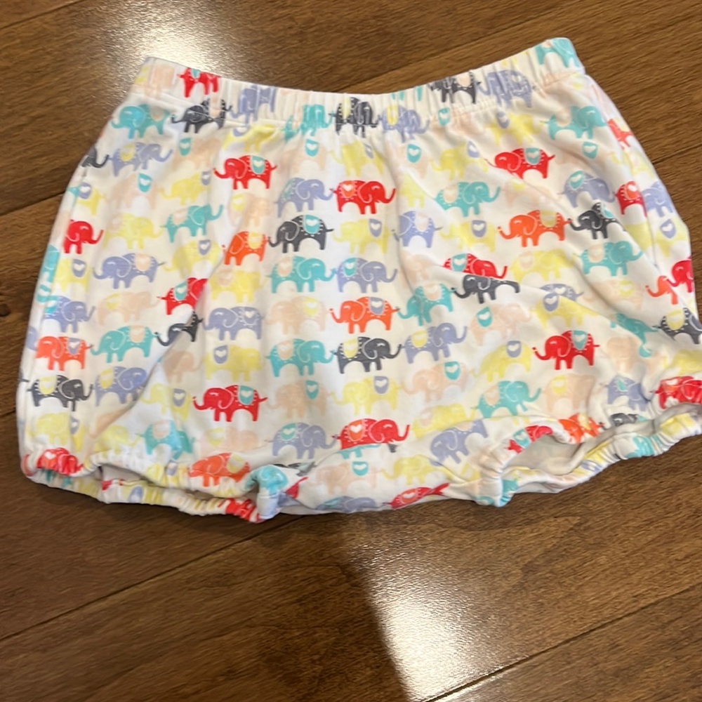Mexx 6-9 months shorts